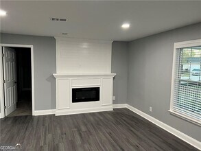 318 Willowwind Dr in Loganville, GA - Building Photo - Building Photo