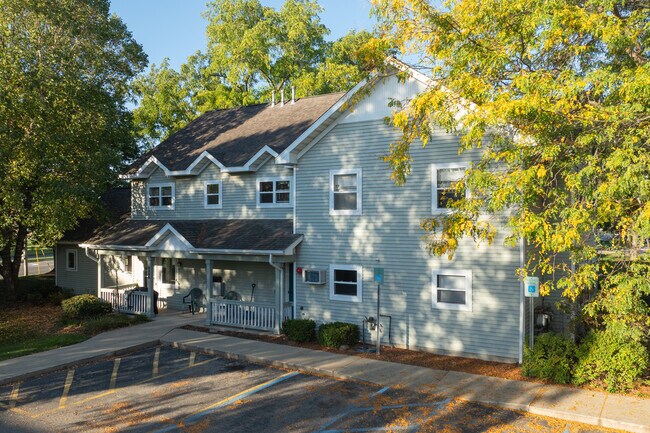 Genesis East Apartments in Kentwood, MI - Building Photo - Building Photo
