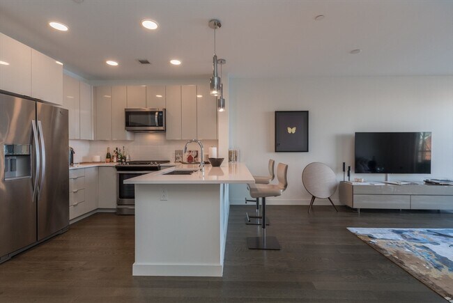 45 Lewis St in Boston, MA - Building Photo - Building Photo