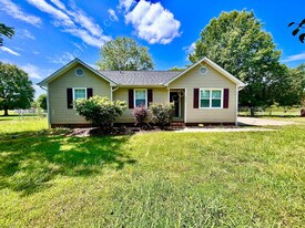 5111 Hampton Meadows Rd in Monroe, NC - Building Photo