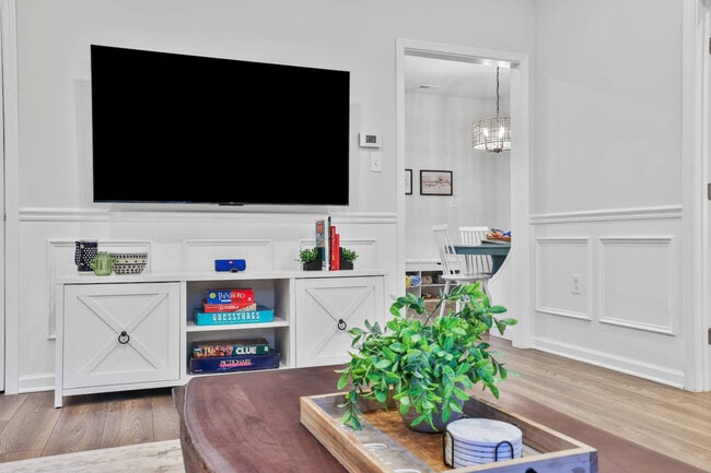 property at 193 Scarlet Oak Dr