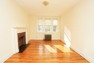 Carolina Apartments, LLC in Baltimore, MD - Building Photo - Interior Photo