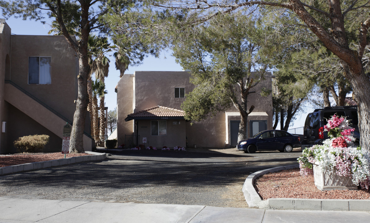 May Lane Apartments in Barstow, CA - Foto de edificio