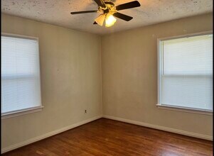 1135 Harwood Rd in Des Peres, MO - Building Photo - Building Photo