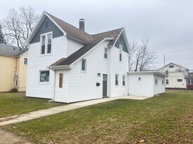 1331 Stophlet St in Fort Wayne, IN - Building Photo