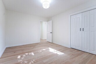 11618 Lakeside Pl Dr in Houston, TX - Foto de edificio - Building Photo