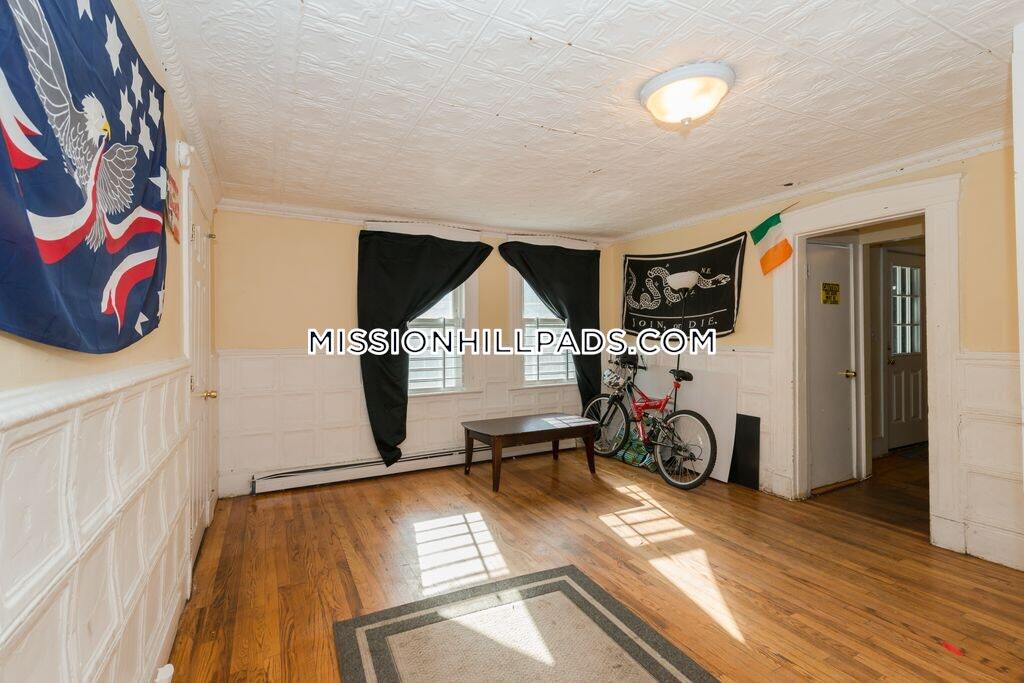 4 Folsom Ave, Unit 1 in Boston, MA - Building Photo