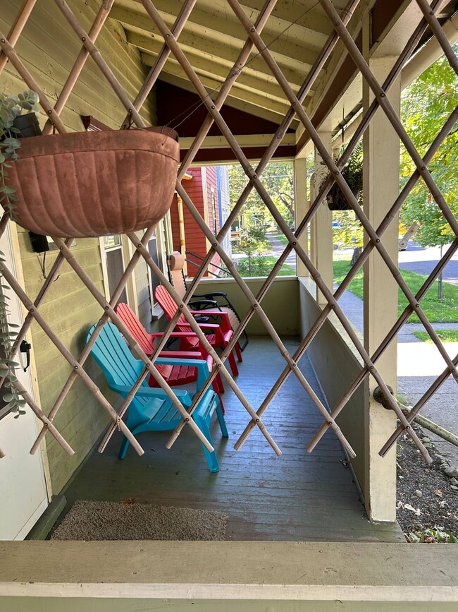118 1st St in Ithaca, NY - Building Photo - Building Photo