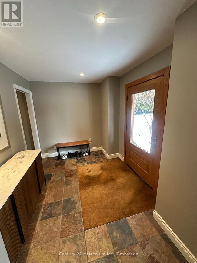 108 Liisa's Ln in Blue Mountains, ON - Building Photo - Building Photo