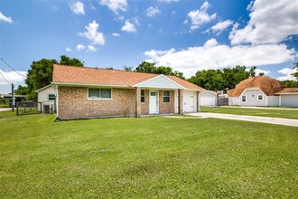 908 Redberry Hill St in Baytown, TX - Building Photo - Building Photo