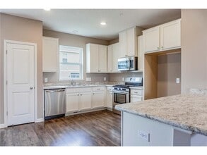 1619 Windigo Ln in Shakopee, MN - Building Photo - Building Photo
