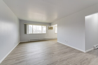 Ventnor Apartments in Lansing, MI - Building Photo - Interior Photo