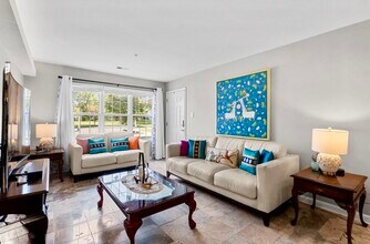 8707 Grasmere Ct, Unit 8707 in Fort Washington, MD - Foto de edificio - Building Photo