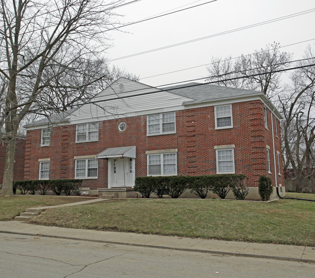 2224 Ravenwood Ave in Dayton, OH - Foto de edificio - Building Photo