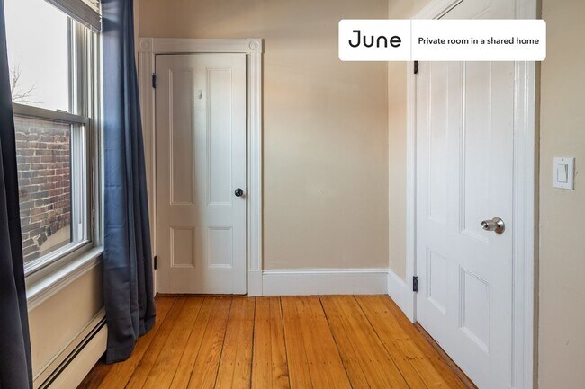 Private bedroom in 4 bed/1 bath Home in Boston, MA - Building Photo - Building Photo
