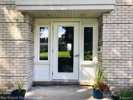 4113 Telegraph Rd in Bloomfield Hills, MI - Building Photo