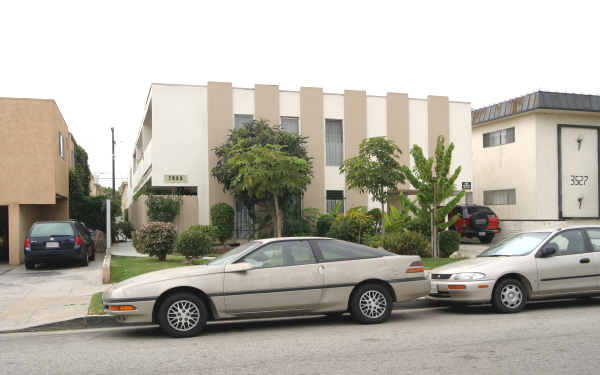 3533 Mentone Ave in Los Angeles, CA - Foto de edificio - Building Photo