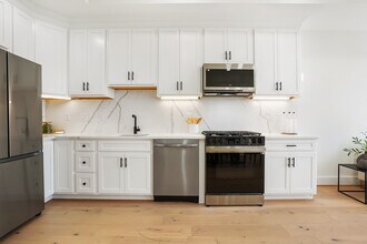 808 12th St NE, Unit #3 in Washington, DC - Building Photo - Building Photo