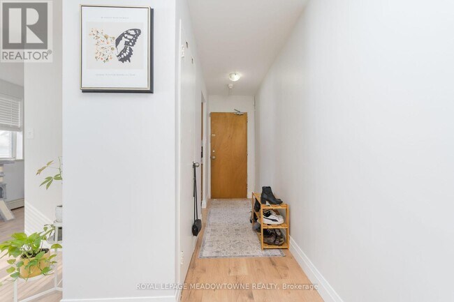 8 Cherry St in Halton Hills, ON - Building Photo - Building Photo