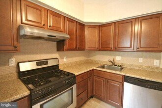 2343 E Huntingdon St in Philadelphia, PA - Building Photo - Building Photo