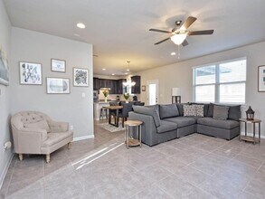 8125 Rosano St in Round Rock, TX - Building Photo - Building Photo