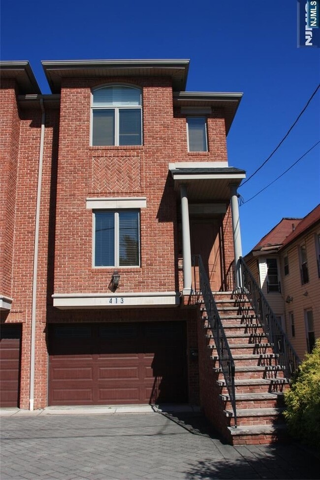 property at 413 Westview Pl