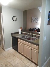 5125 W Reno Ave in Las Vegas, NV - Building Photo - Building Photo