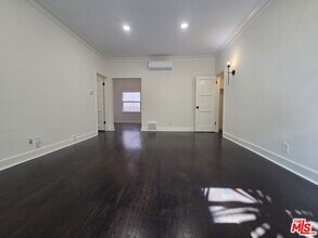 107 N Sweetzer Ave in Los Angeles, CA - Building Photo - Building Photo