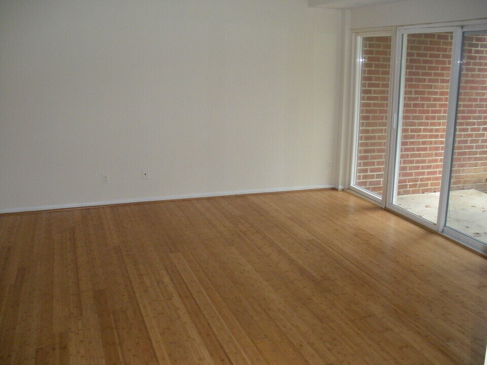 11843 Shire Ct, Unit 11843 Shire Ct. 1A Reston in Reston, VA - Building Photo