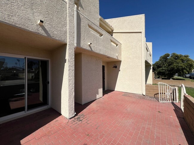 4351 Green Ave in Los Alamitos, CA - Building Photo - Building Photo