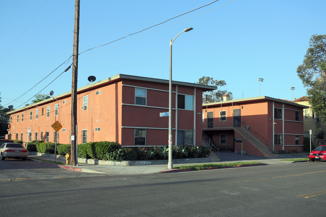 1500 W 20th St in Los Angeles, CA - Building Photo