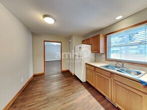 132 Bush Dr in Elwood, IL - Building Photo - Building Photo