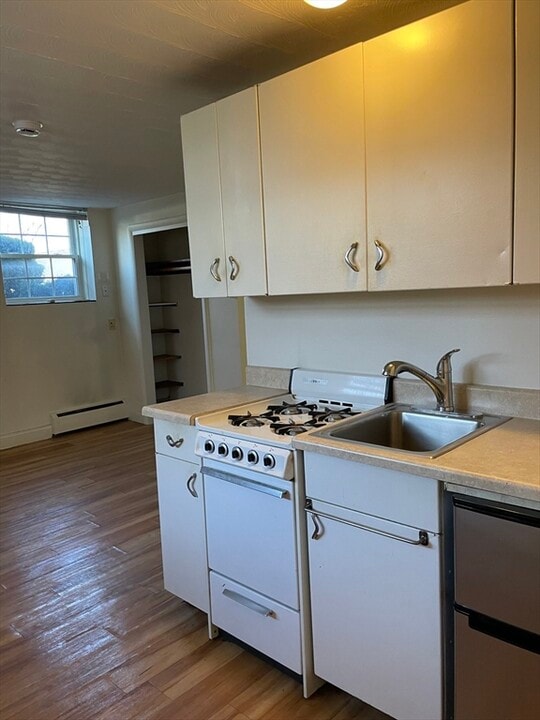 1080 Massachusetts Ave, Unit #1 in Arlington, MA - Foto de edificio