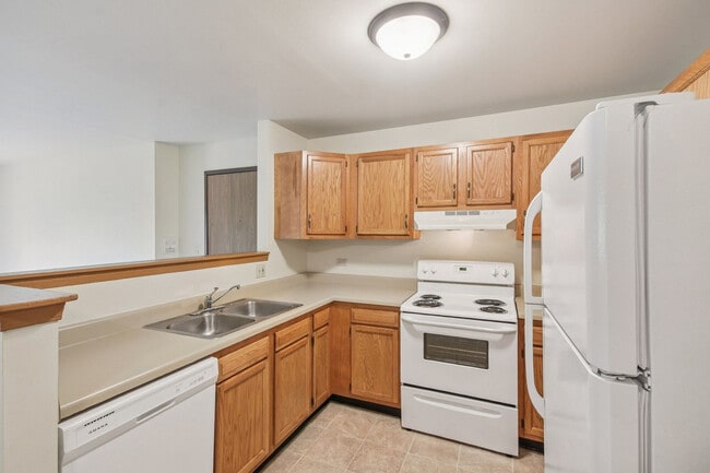 Maple Leaf Apartments in Merrillville, IN - Foto de edificio - Building Photo