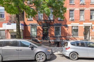 303 E 104th St in New York, NY - Building Photo - Building Photo