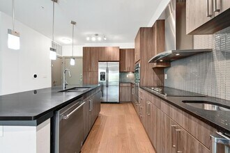 3600 S Lamar Blvd, Unit 213 in Austin, TX - Building Photo - Building Photo