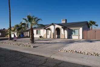 7970 W Elm St in Phoenix, AZ - Building Photo - Building Photo