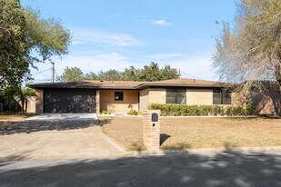 1518 Orchid Ave in McAllen, TX - Building Photo