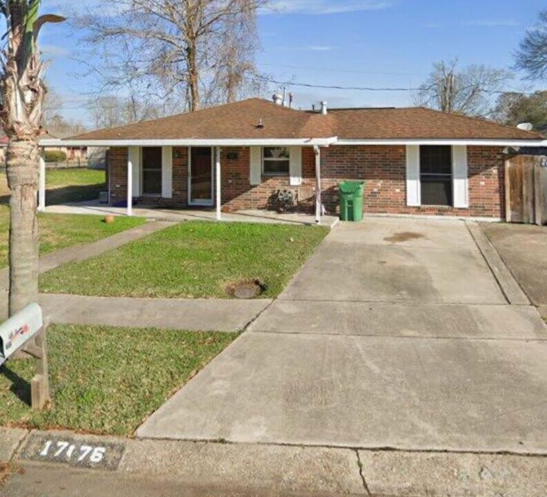 176 Carita Dr in Avondale, LA - Building Photo