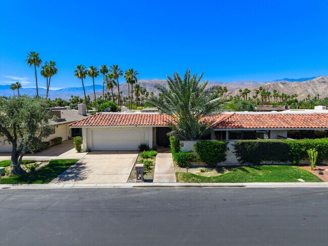 property at 14 Reed Ct