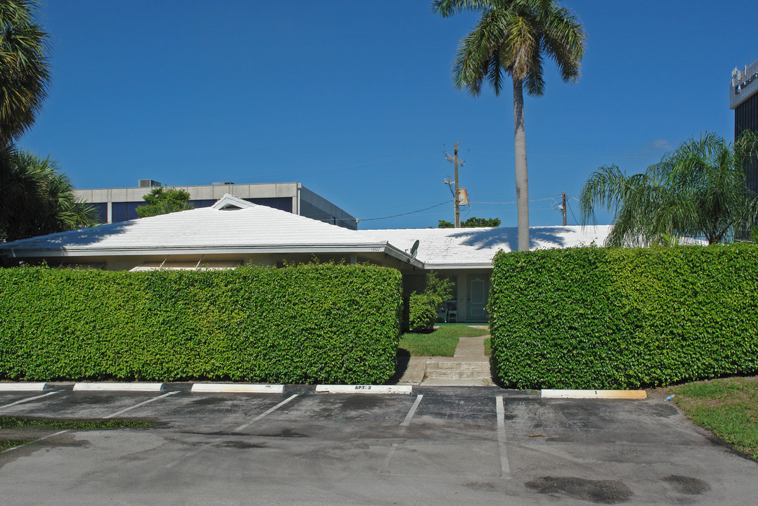 4807 NE 21st Ave in Fort Lauderdale, FL - Foto de edificio