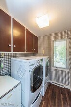 25111 S Woodland Rd in Beachwood, OH - Building Photo - Building Photo