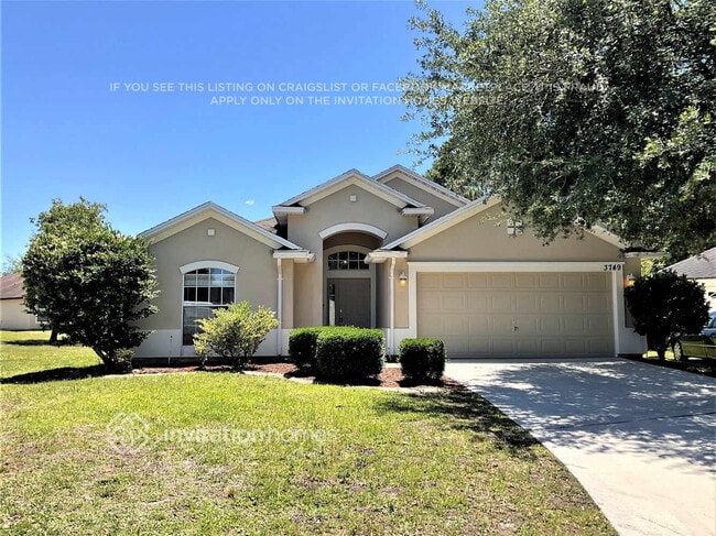 property at 3749 Briar Ln