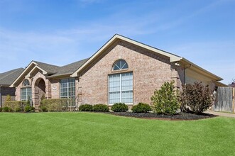 645 St Eric Dr in Mansfield, TX - Building Photo - Building Photo
