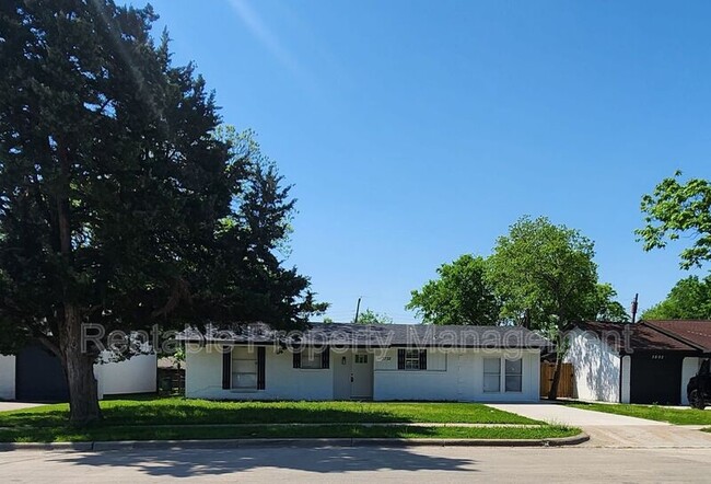 property at 3732 Emerald Dr
