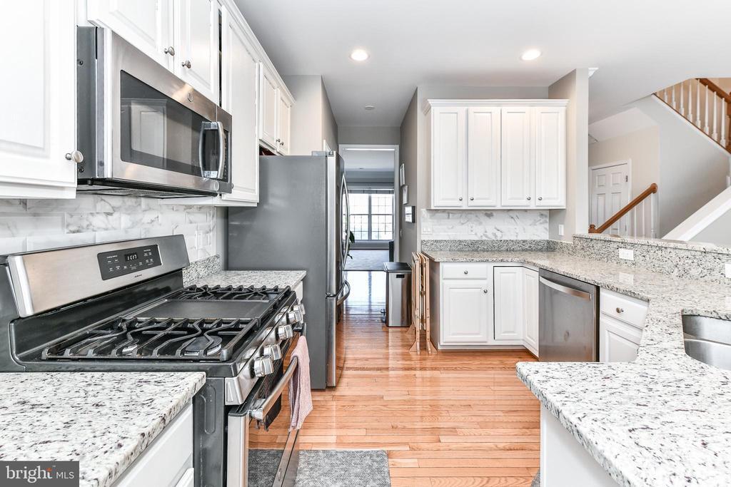 2923 Hunters Glen Way in Fairfax, VA - Building Photo