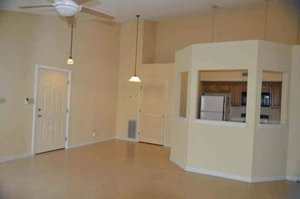 2 Forest Glen Cir, Unit # 18 in Middletown, CT - Foto de edificio - Building Photo