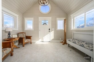 4650 Bodenburg Loop in Palmer, AK - Building Photo - Building Photo