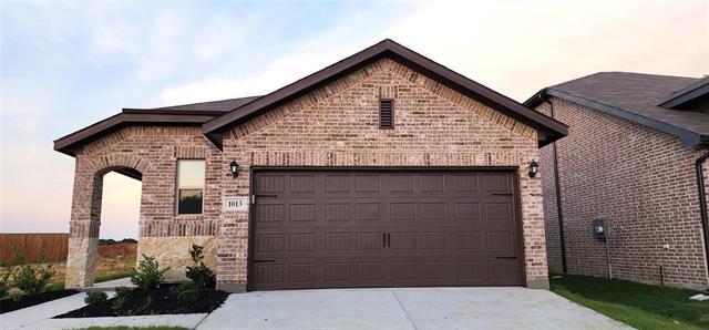 1013 King St in Aubrey, TX - Building Photo