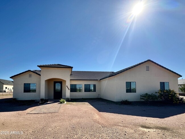 property at 1527 E Germann Rd